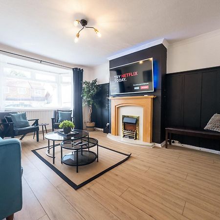 Rnm - Business Professionals Ready, Cost Effective For Large Stays! 3 Bedroom Lounge, Private Access & Entire Place, Kitchen & Washroom With Amenities, Smart Tv, Easy Access, Fast Wifi, Large Driveway, Great Transport Links, Near Worcester Hospital A Zewnętrze zdjęcie
