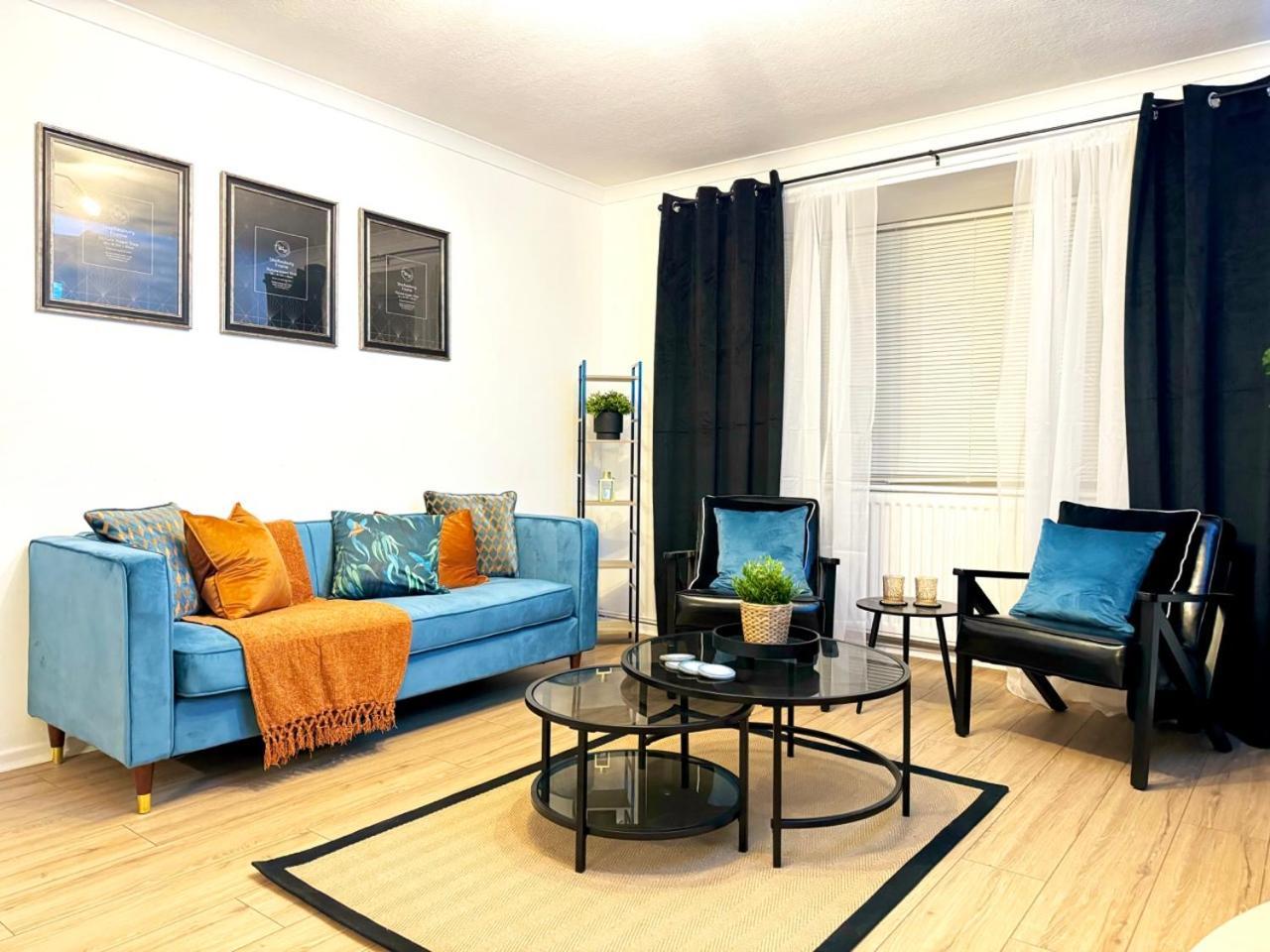 Rnm - Business Professionals Ready, Cost Effective For Large Stays! 3 Bedroom Lounge, Private Access & Entire Place, Kitchen & Washroom With Amenities, Smart Tv, Easy Access, Fast Wifi, Large Driveway, Great Transport Links, Near Worcester Hospital A Zewnętrze zdjęcie